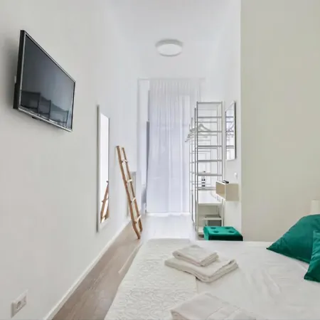 Sofia Apartment Como